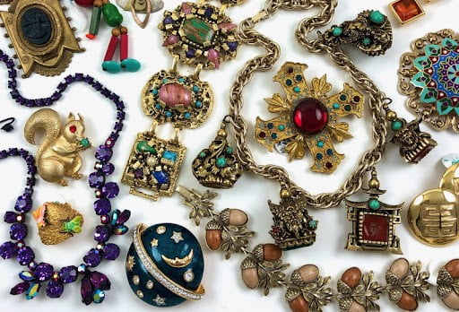 Wear Vintage Jewellry